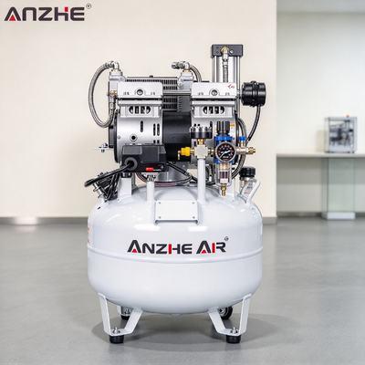 Ιατρικός βαθμός 550W Ανεξαρτήματος πετρελαίου Αθόρυβος συμπιεστής αέρα 32L Αεροθάλαμος Ενσωματωμένος σε στεγνωτήρα Καθαρός ξηρός πηγής αέρα για οδοντιατρική κλινική και οδοντικά όργανα